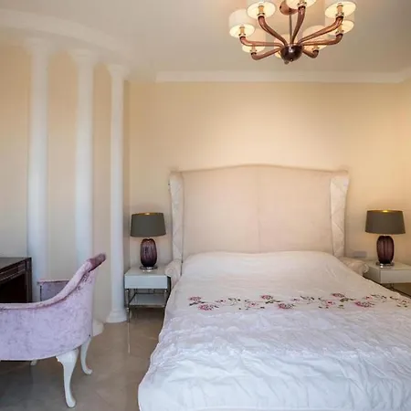 Villa Luxury Villa 5 Bedrooms With Elite Services